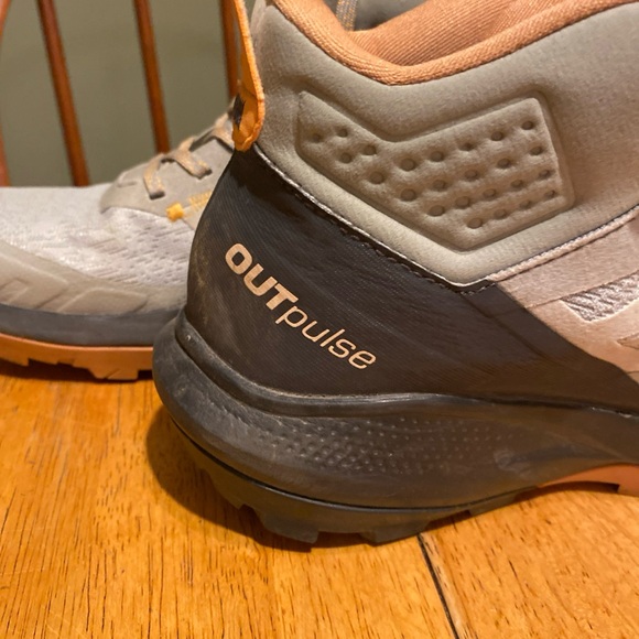 Salomon Women's Outpulse Mid GTX Gore-Tex Gray Ankle Hiking Boots Size 8 US - Picture 6 of 15
